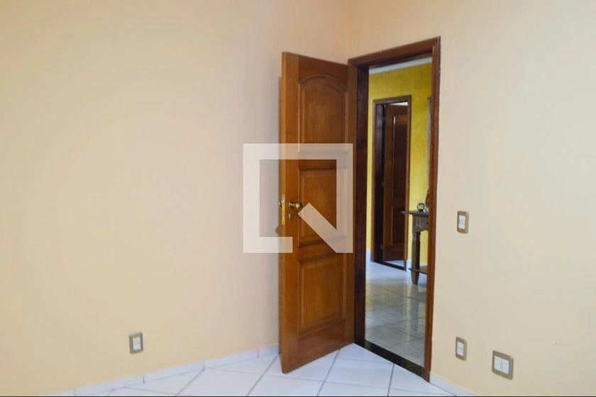 Furnished house with 4 bedrooms and 600 m² — photo 15
