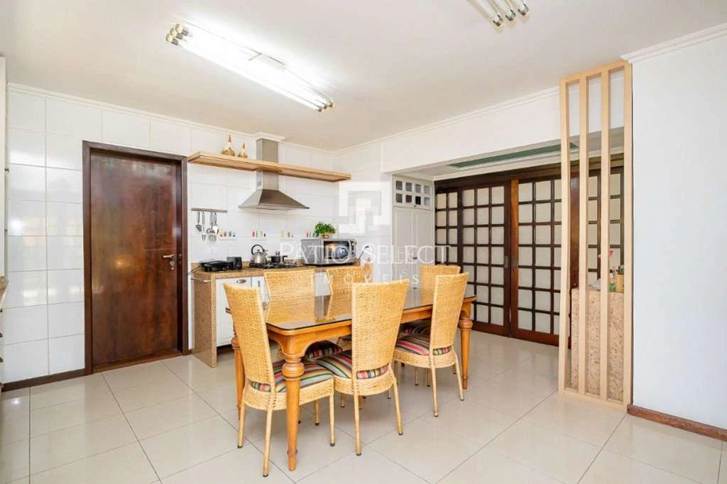 Furnished house with 4 en-suite bedrooms and 6 baths — photo 2