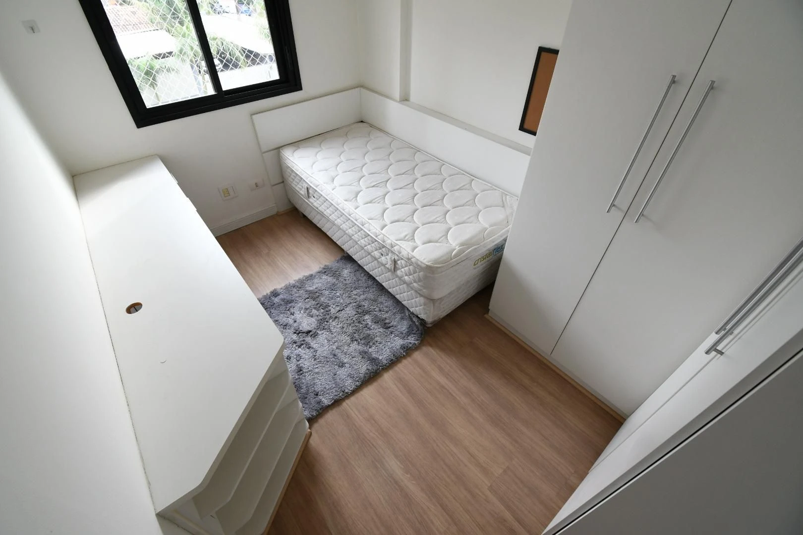 3-bedroom apartment in a building with a gym — photo 44