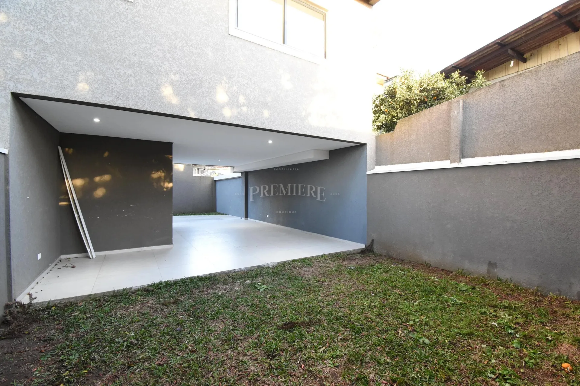 House with 3 bedrooms and a private garden — photo 21