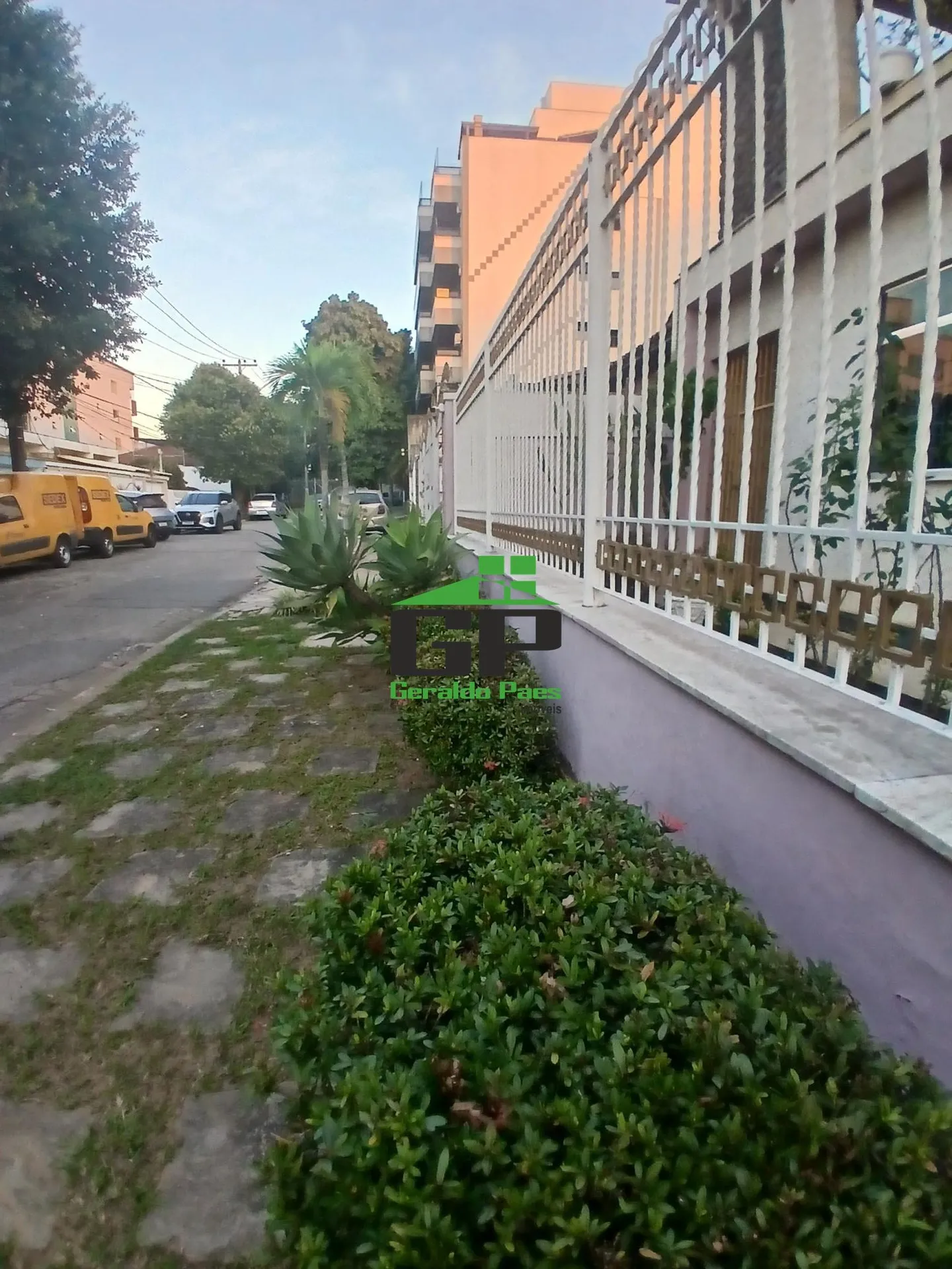 Casa de 349 m² com varanda gourmet e jardim — photo 30