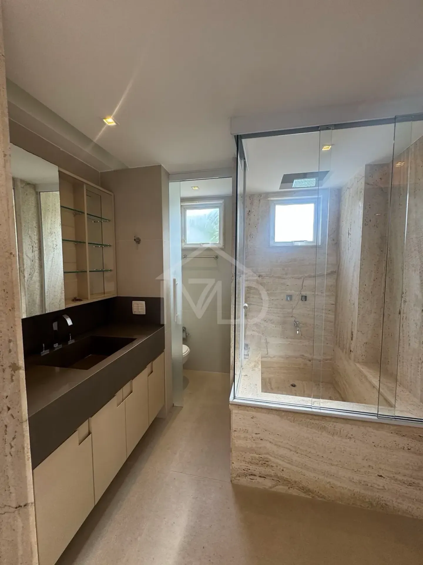 Furnished house with 4 en-suite bedrooms and open kitchen — photo 30