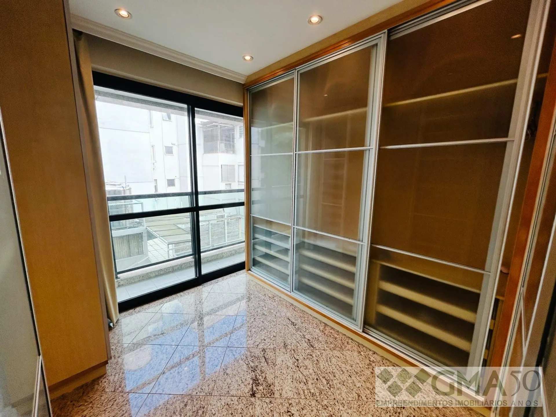 Apartment, 175 m², with a glass-enclosed balcony — photo 4