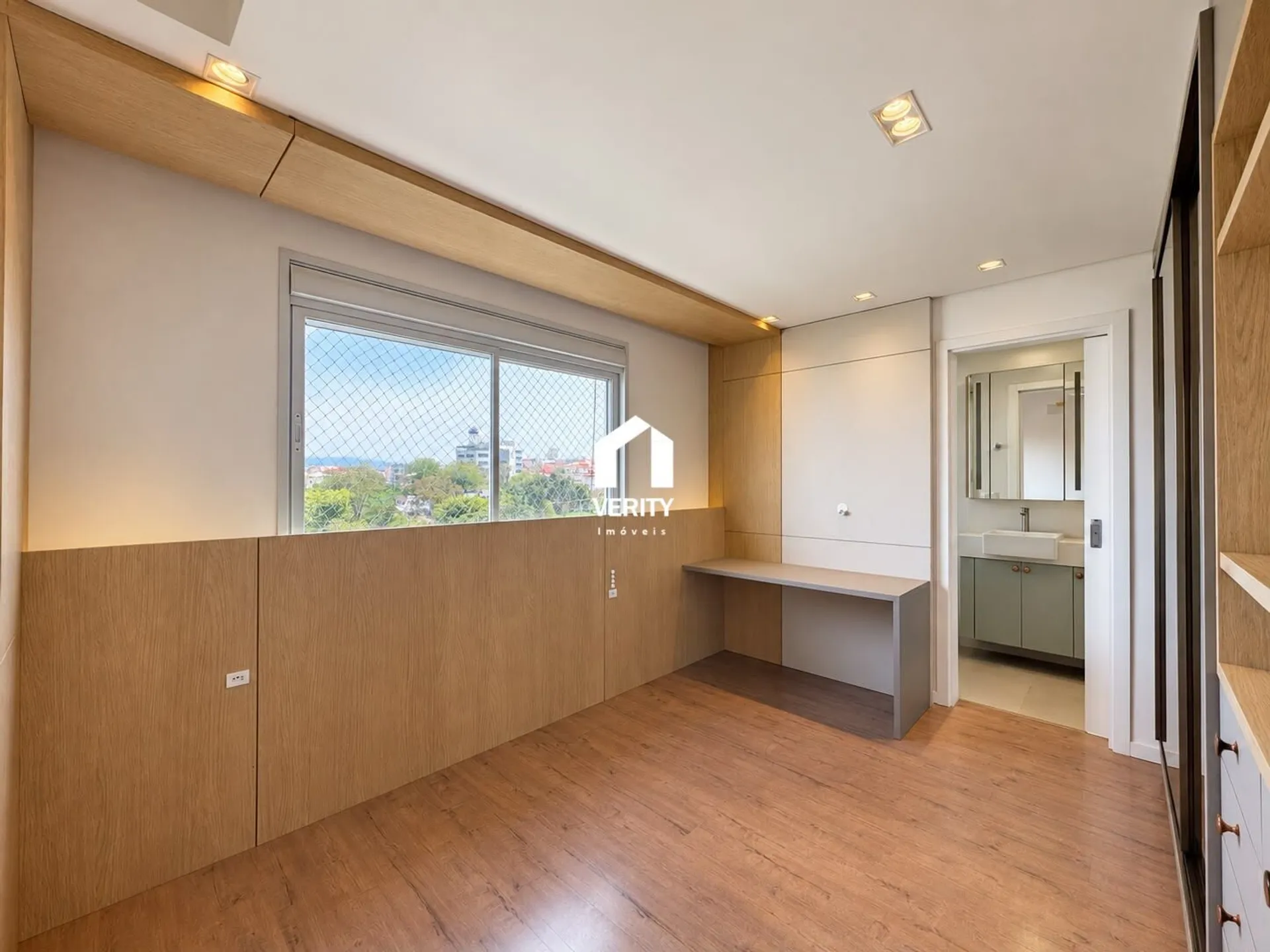 Apartment, 94 m², with a grill on the balcony — photo 25