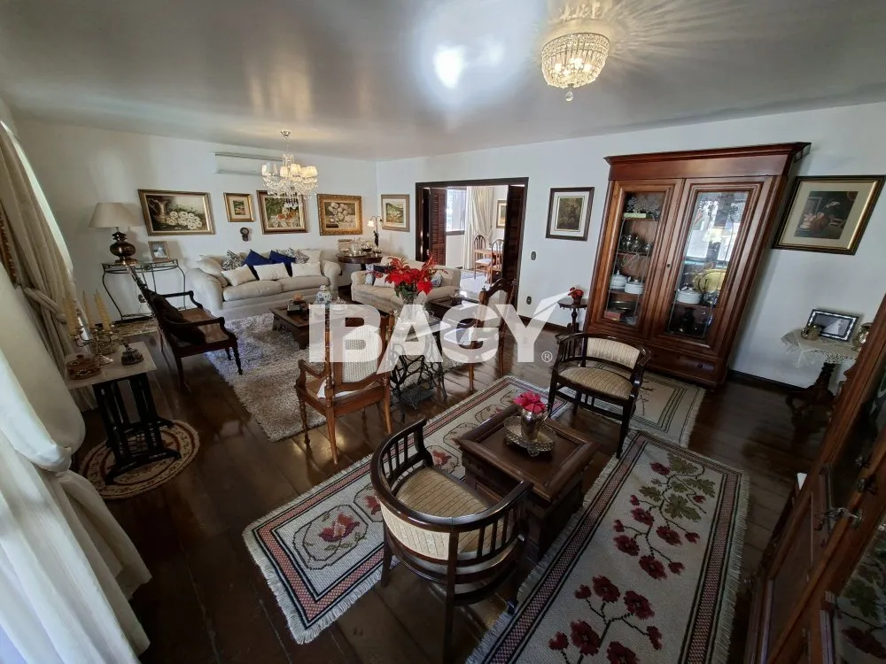 Furnished house with 4 bedrooms and outdoor pool area