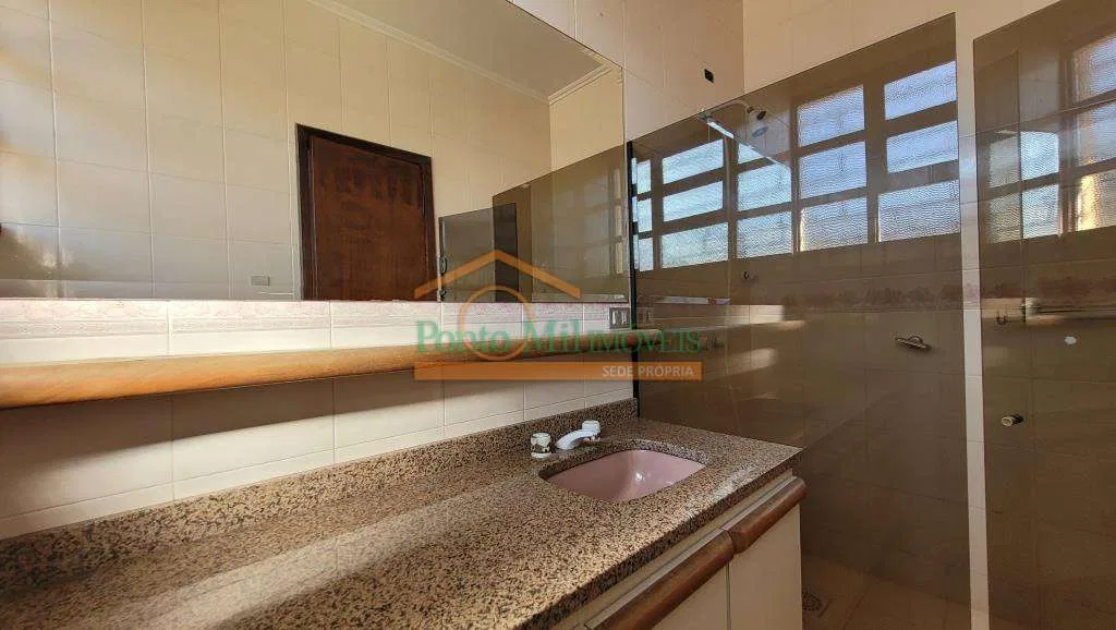 House with 3 bedrooms, 330 m² and 2 parking spaces — photo 11