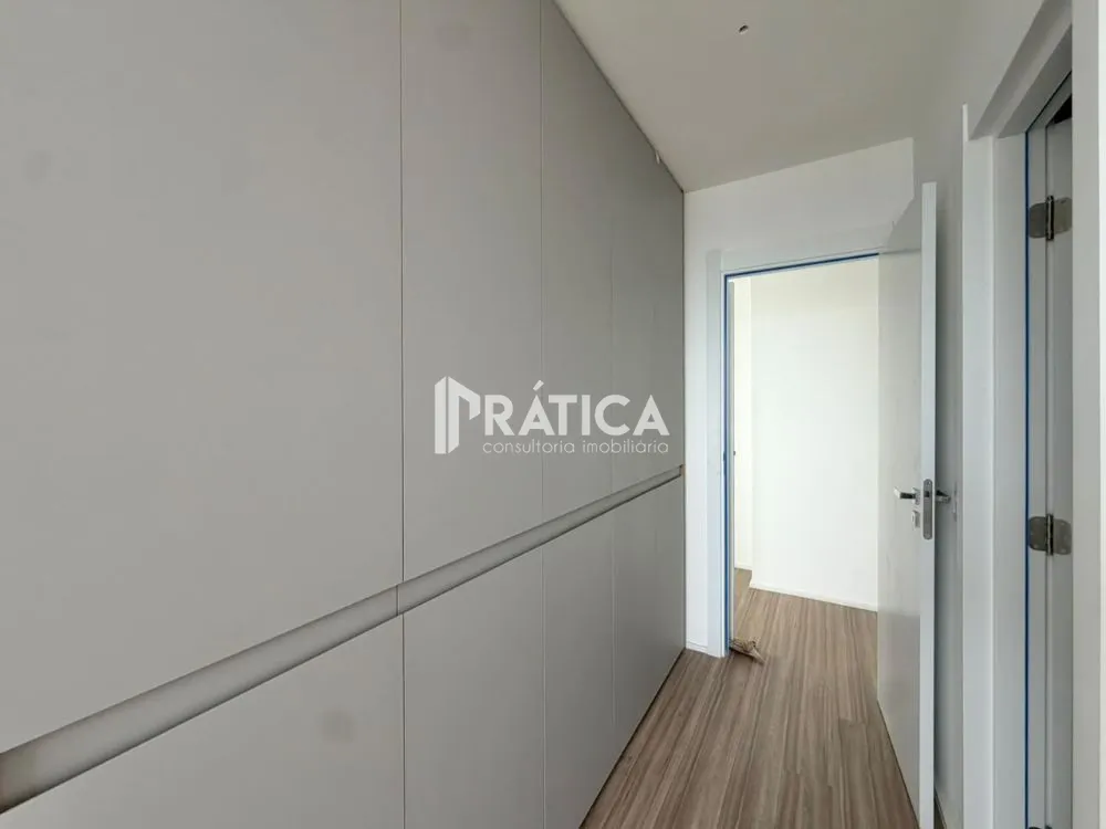 4-bedroom apartment in a building with an indoor pool — photo 39