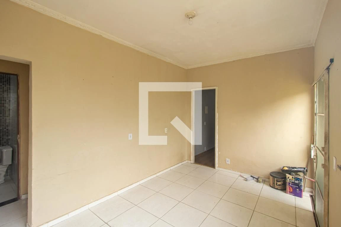 Unfurnished house with 2 bedrooms and 1 tiled bath — photo 11