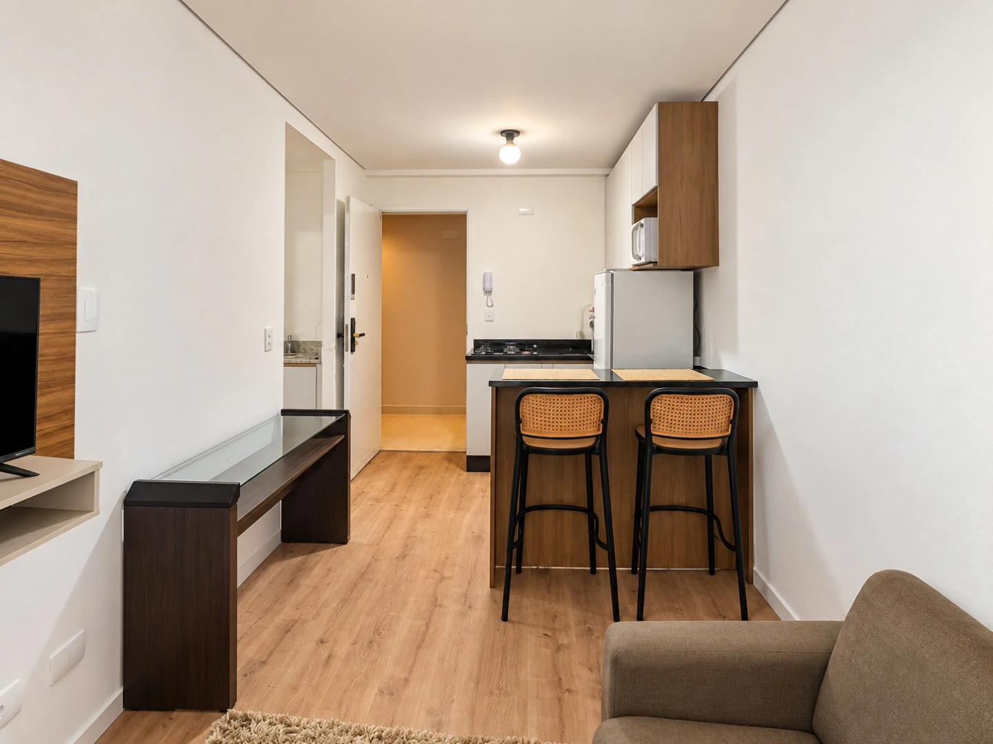 Furnished apartment in a building with a gym — photo 9