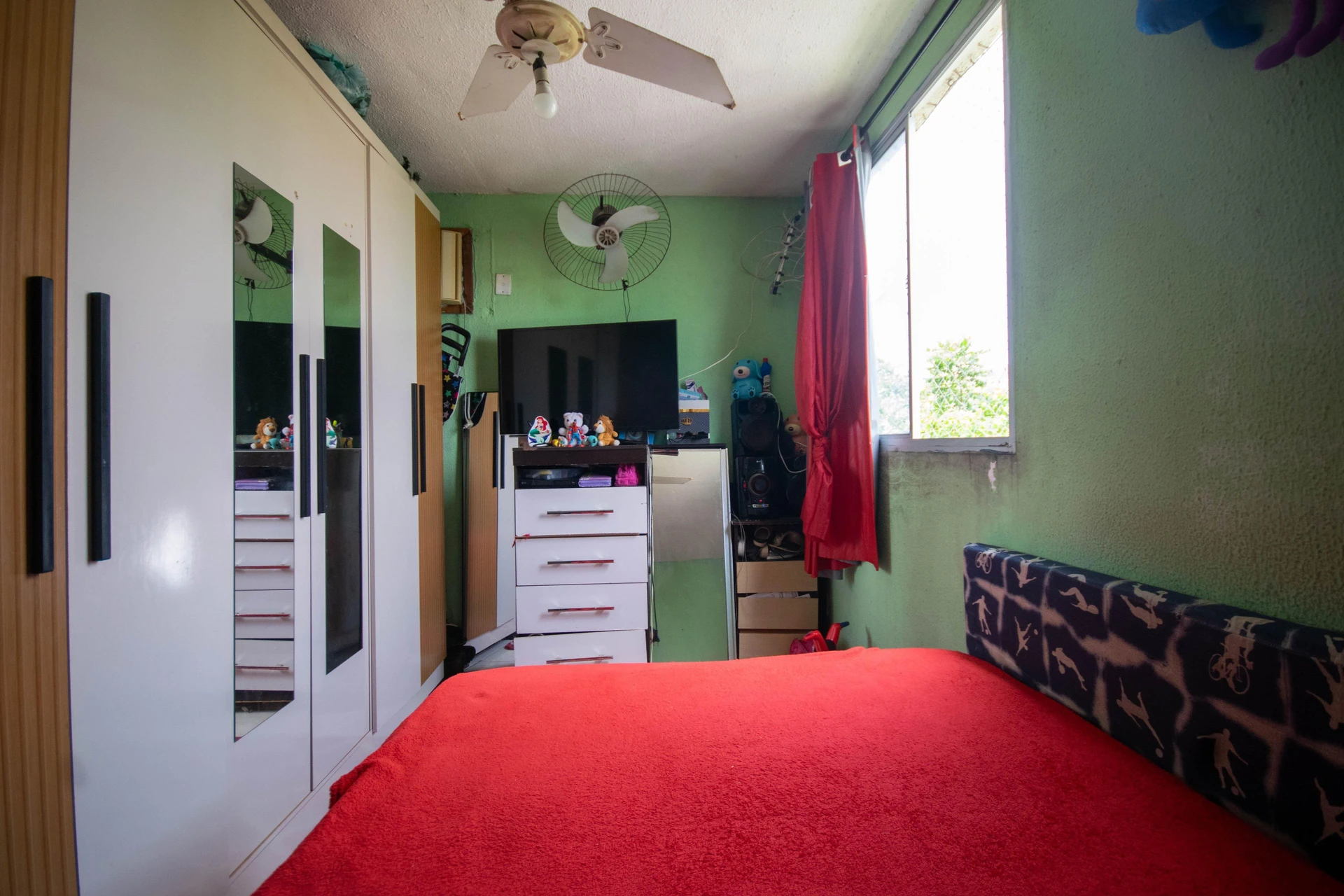 Furnished 2-bedroom apartment with 1 bathroom — photo 31
