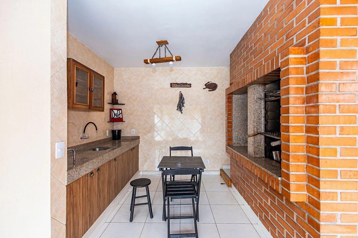 3-bedroom house with a bathtub — photo 27