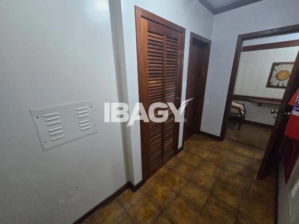 Furnished 512 m² apartment with a enclosed balcony — photo 29