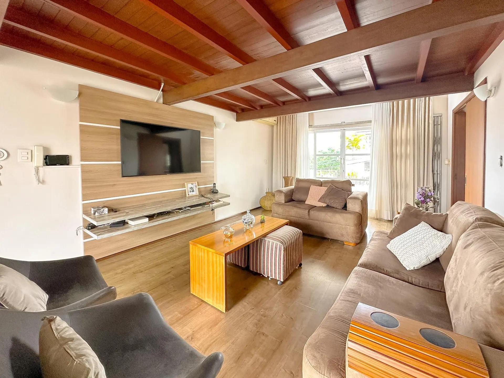 Furnished house, 250 m², with a bathtub — photo 9