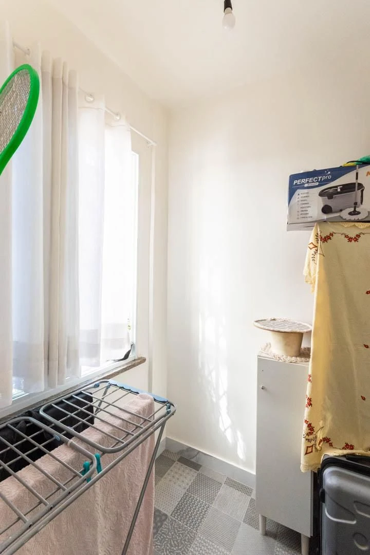 One-bedroom apartment with a washing machine — photo 26