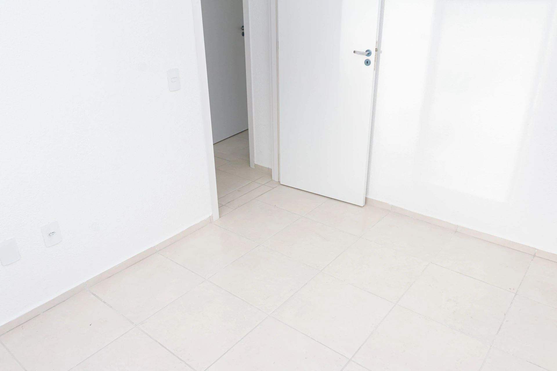 Apartamento de 2 habitaciones con balcón y jardín privado — photo 14