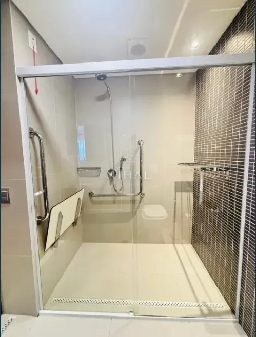 Furnished 1-bedroom apartment with compact kitchenette — photo 23