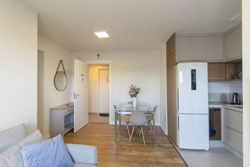 2-bedroom apartment in a building with a gym — photo 25