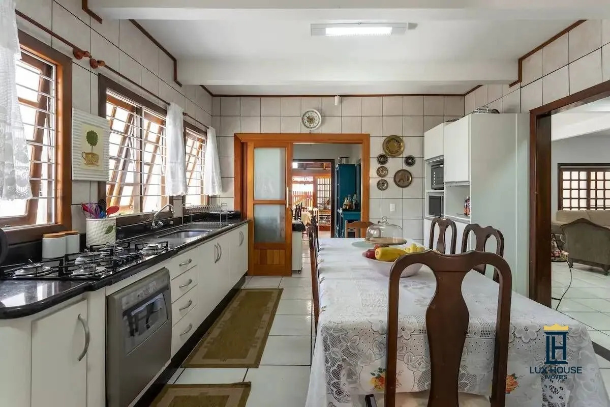 Furnished house with 5 en-suite bedrooms — photo 20