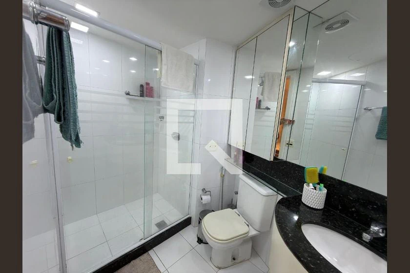 Apartamento mobiliado com cozinha americana e armários — photo 17