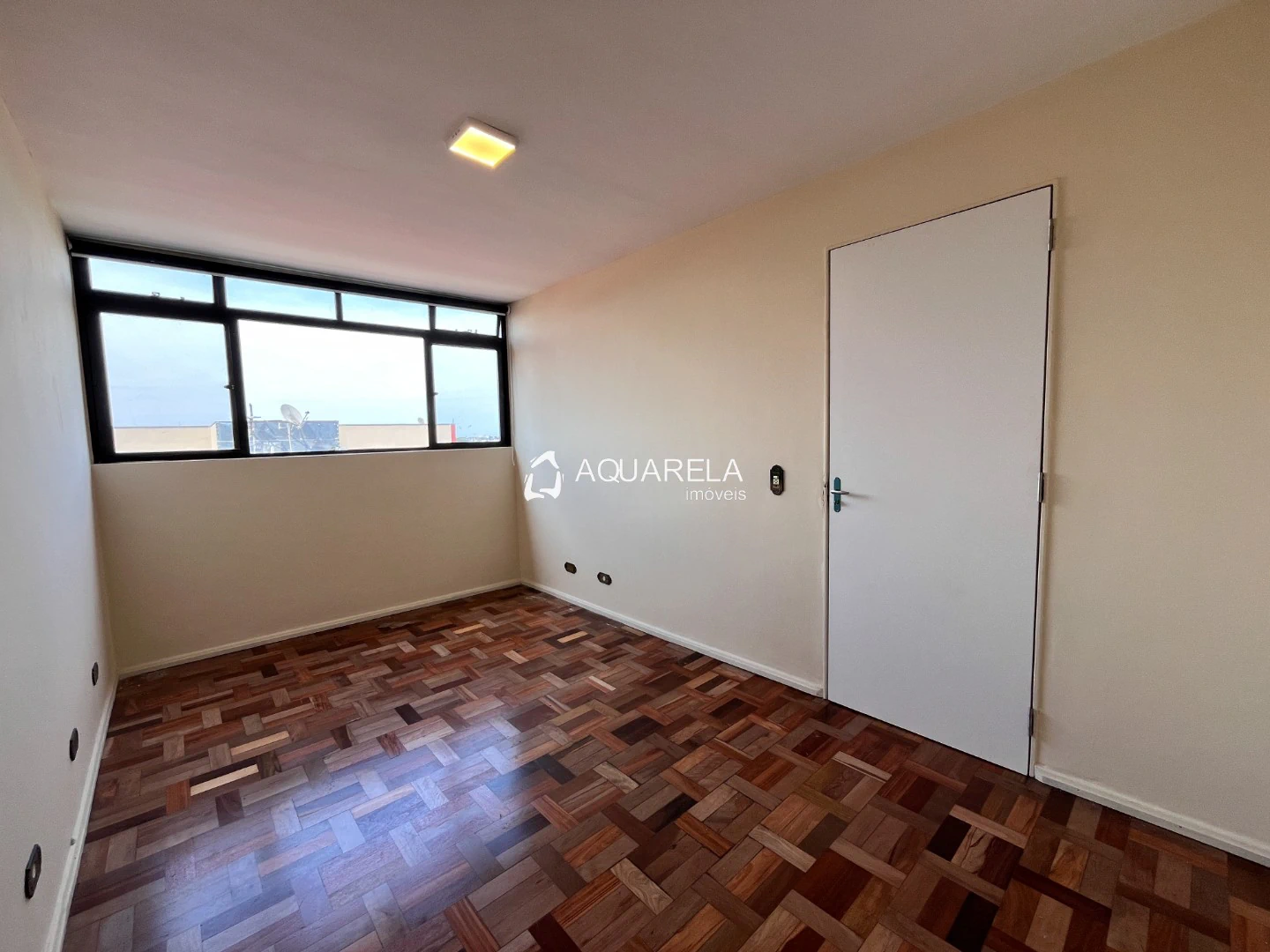 Apartment, 70 m², with wood or laminate floors — photo 4
