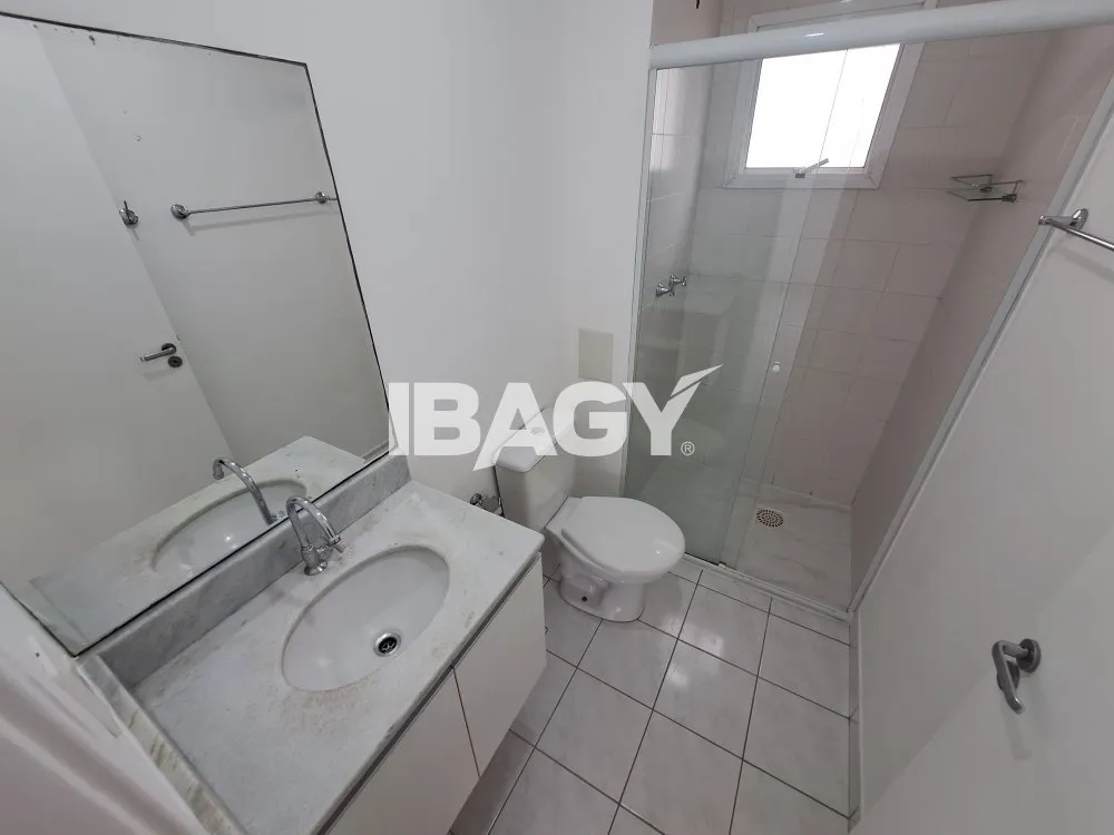 Apartamento de 2 dormitorios con balcón cerrado — photo 18