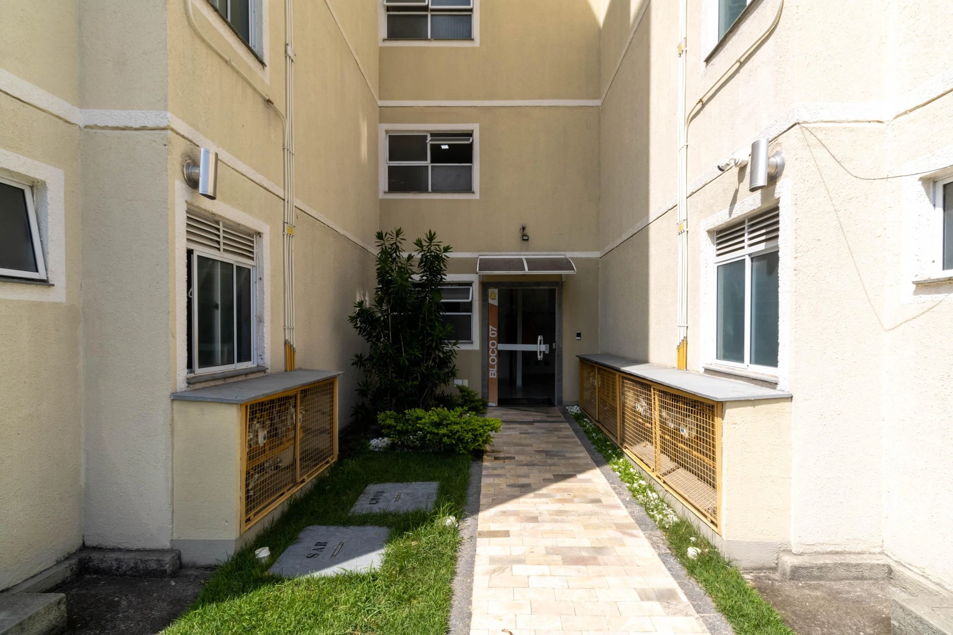 Furnished 2-bedroom apartment with 1 parking space — photo 29