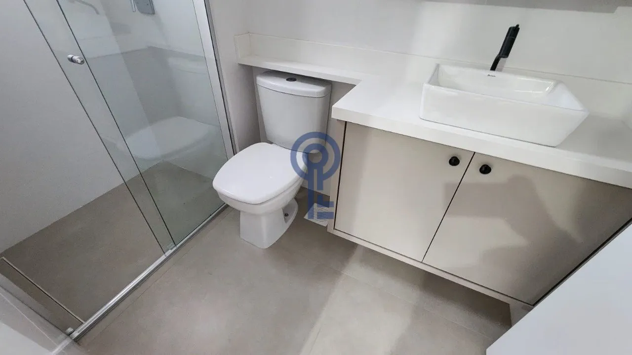 Furnished 59 m² studio with open-plan kitchen and electric stove — photo 21