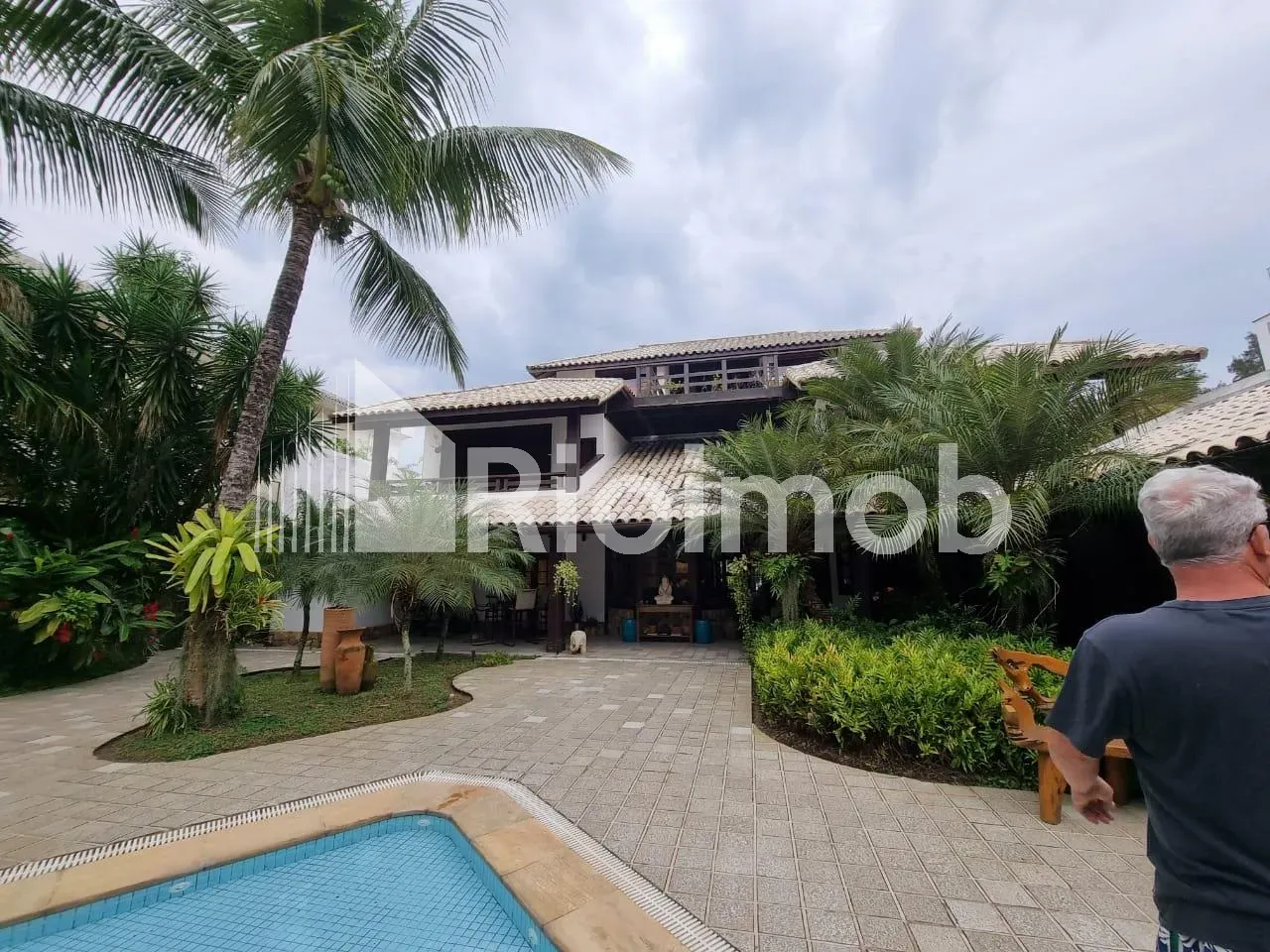 Furnished house with 5 bedrooms and 5 bathrooms — photo 17