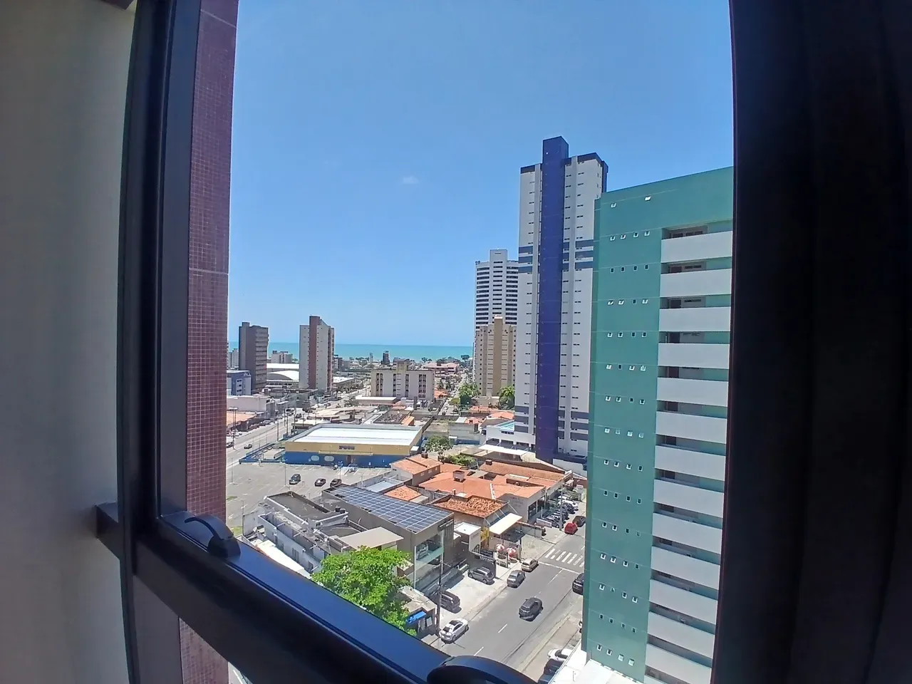 Apartment on the 7th floor with floor-to-ceiling windows — photo 2