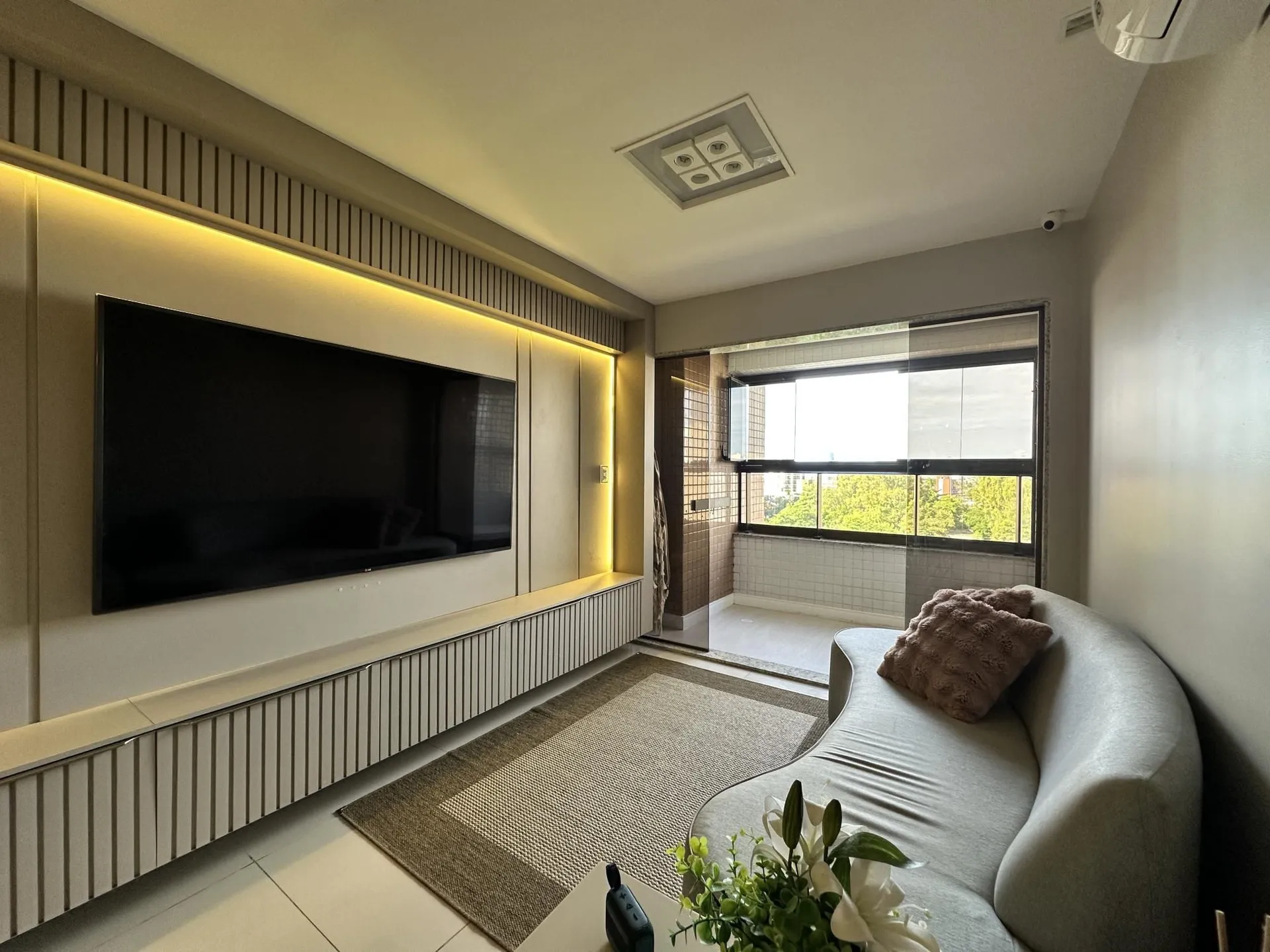 2-bedroom apartment with floor-to-ceiling windows — photo 17