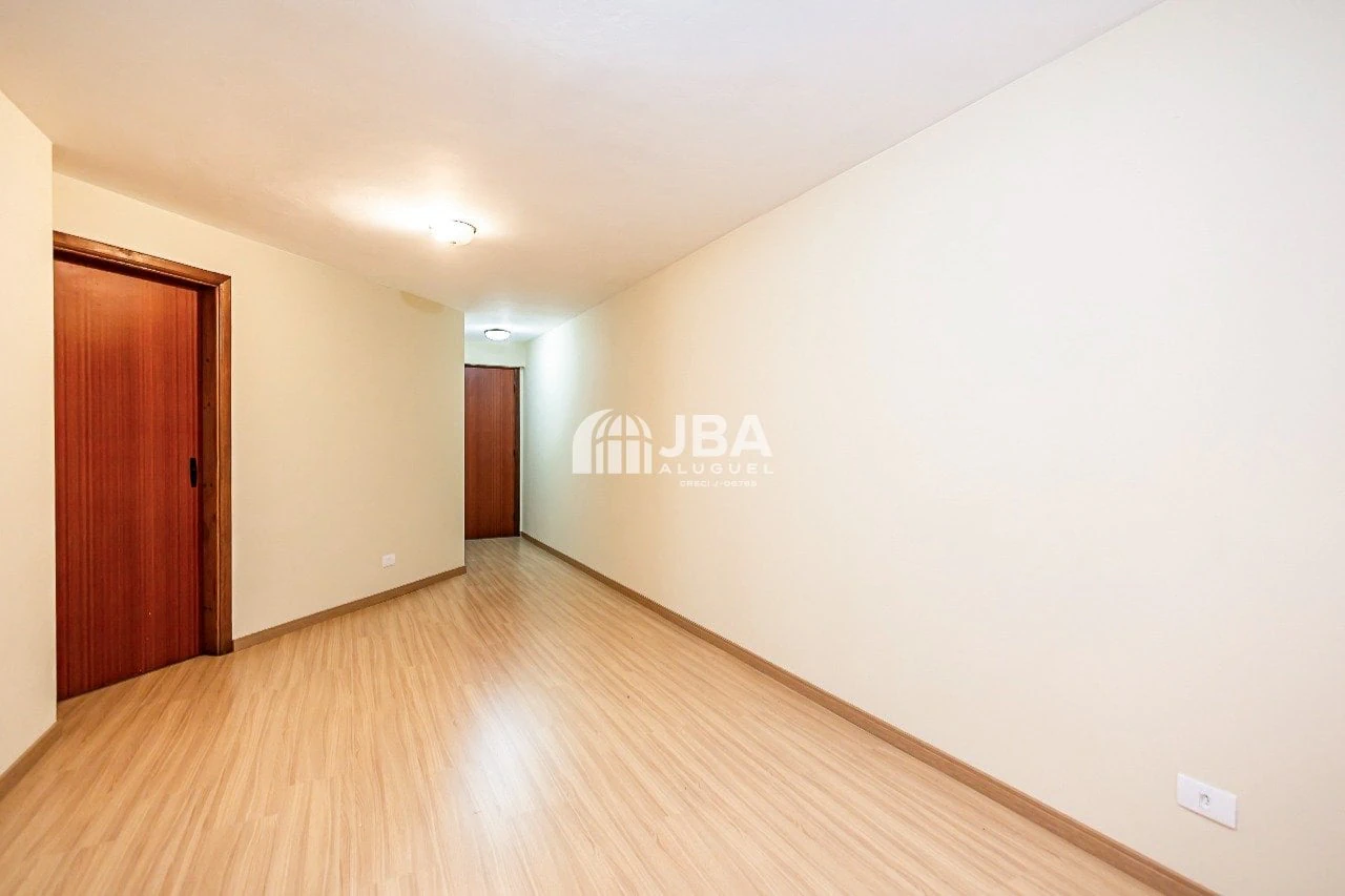 2-bedroom apartment with 1 covered parking space — photo 3