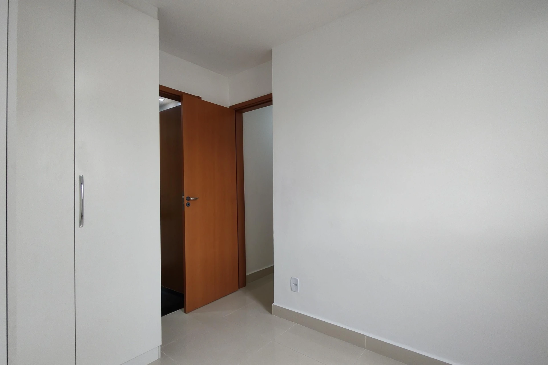 2-bedroom apartment in a building with a gym — photo 39