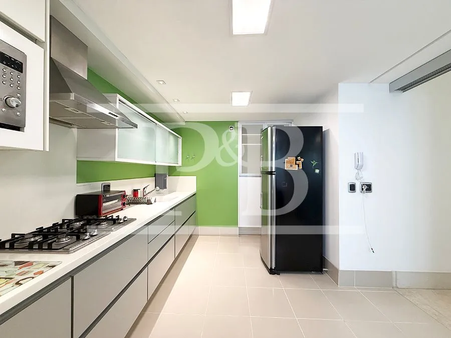 Furnished 3-bedroom apartment with a separate kitchen — photo 22