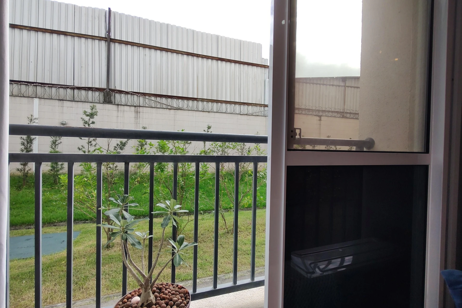 2-bedroom apartment with a glass-enclosed balcony — photo 50