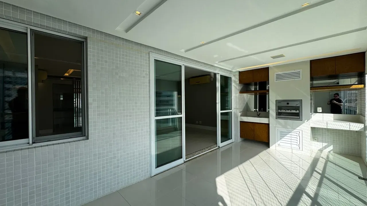 3-bedroom apartment in a building with a sauna — photo 12