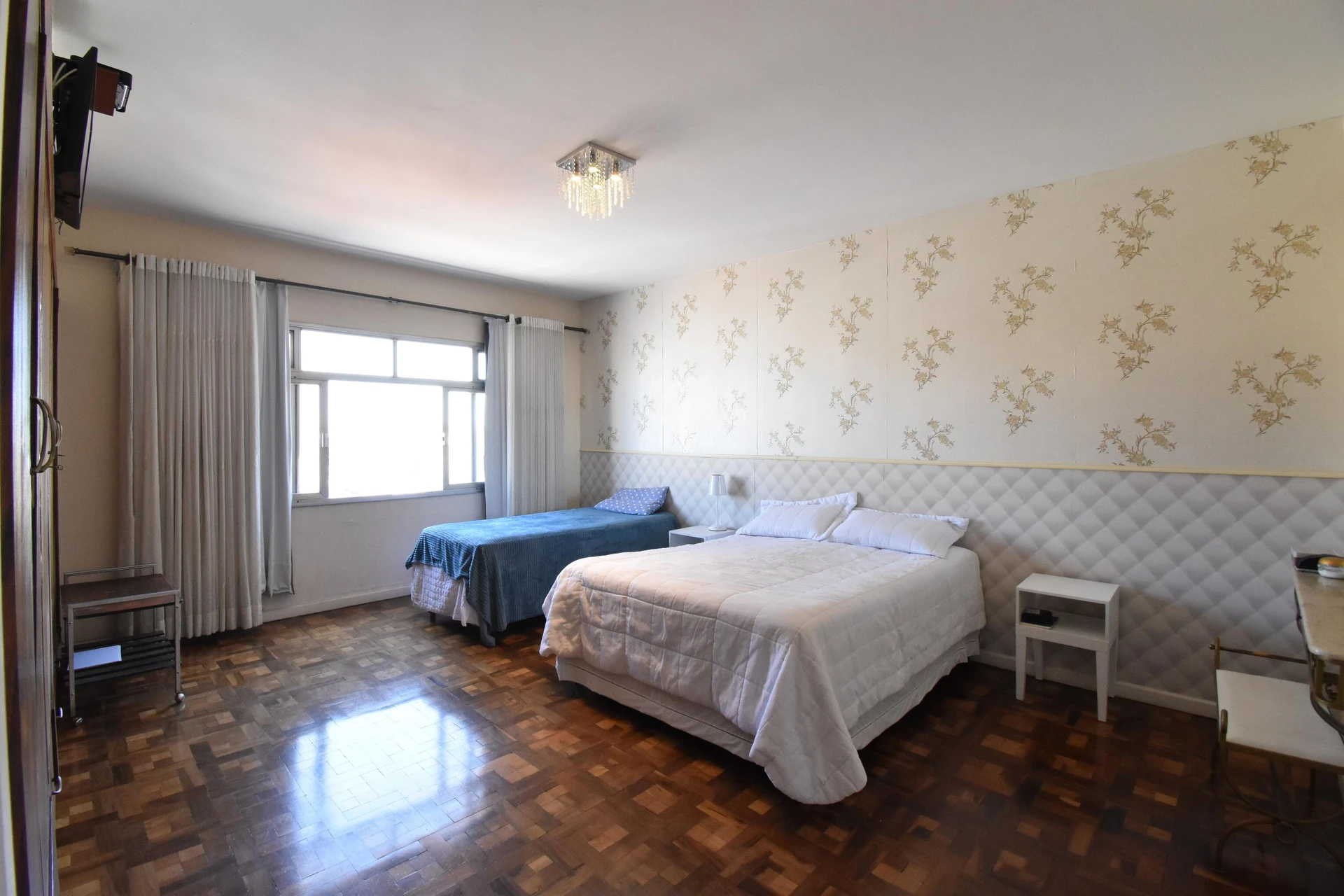 Bañera y 3 dormitorios: departamento de 219 m² — photo 3