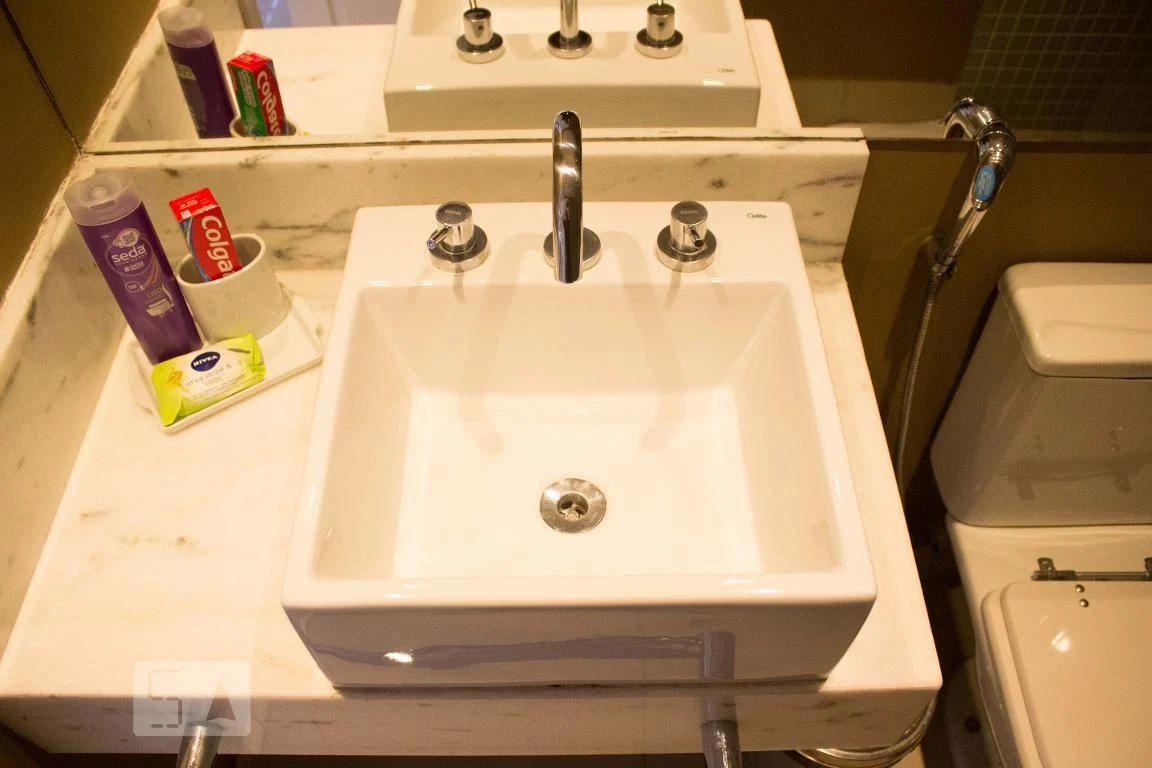 Furnished 2-bedroom apartment with a balcony — photo 2