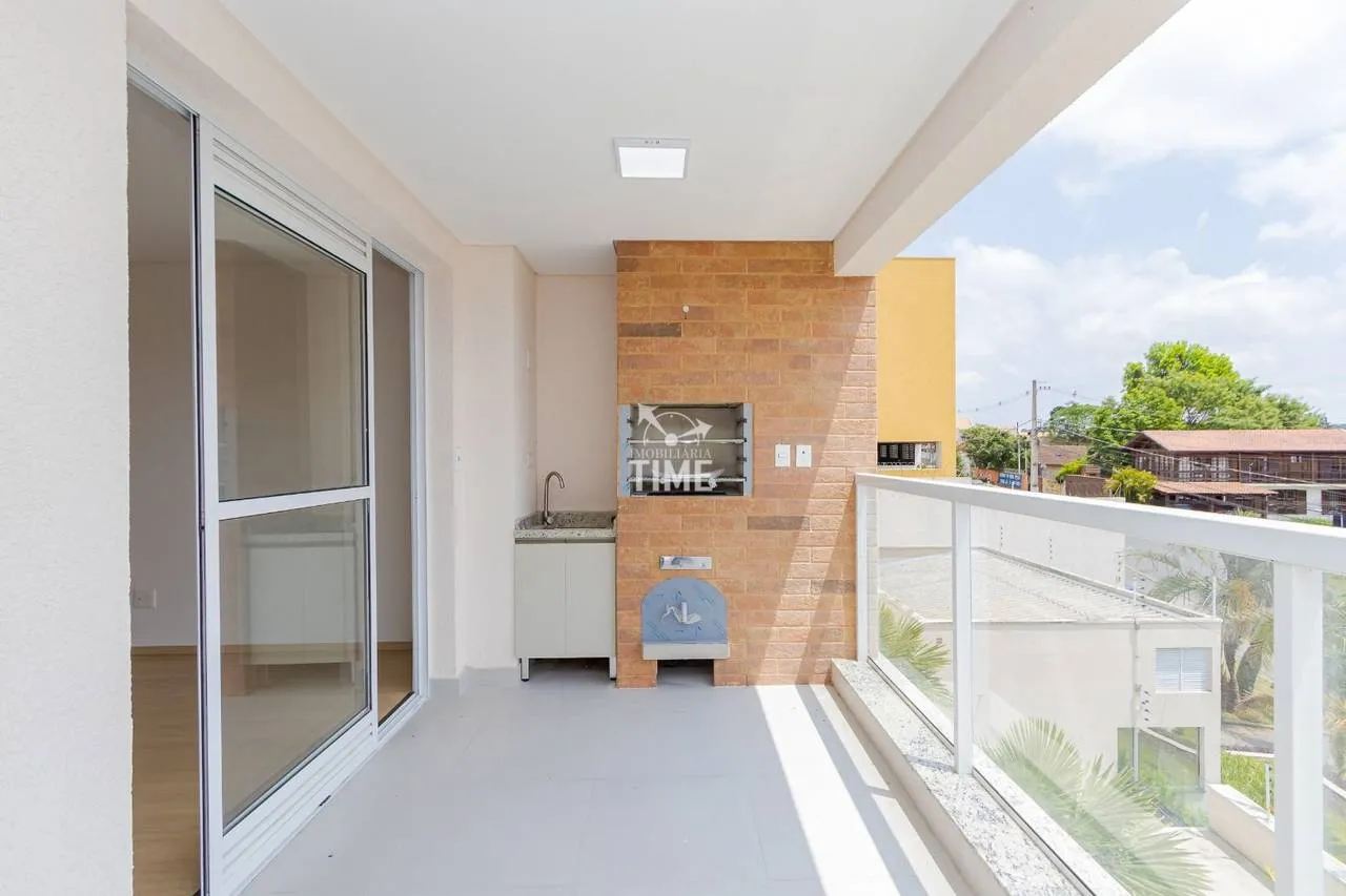 Balcony with a grill in a 3-bedroom apartment, 107 m² — photo 11
