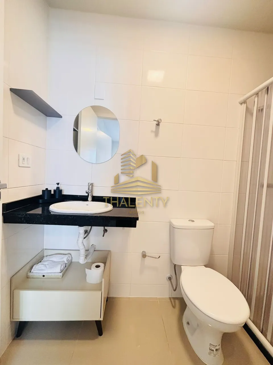 Furnished 1-bedroom apartment with open-plan kitchen — photo 12