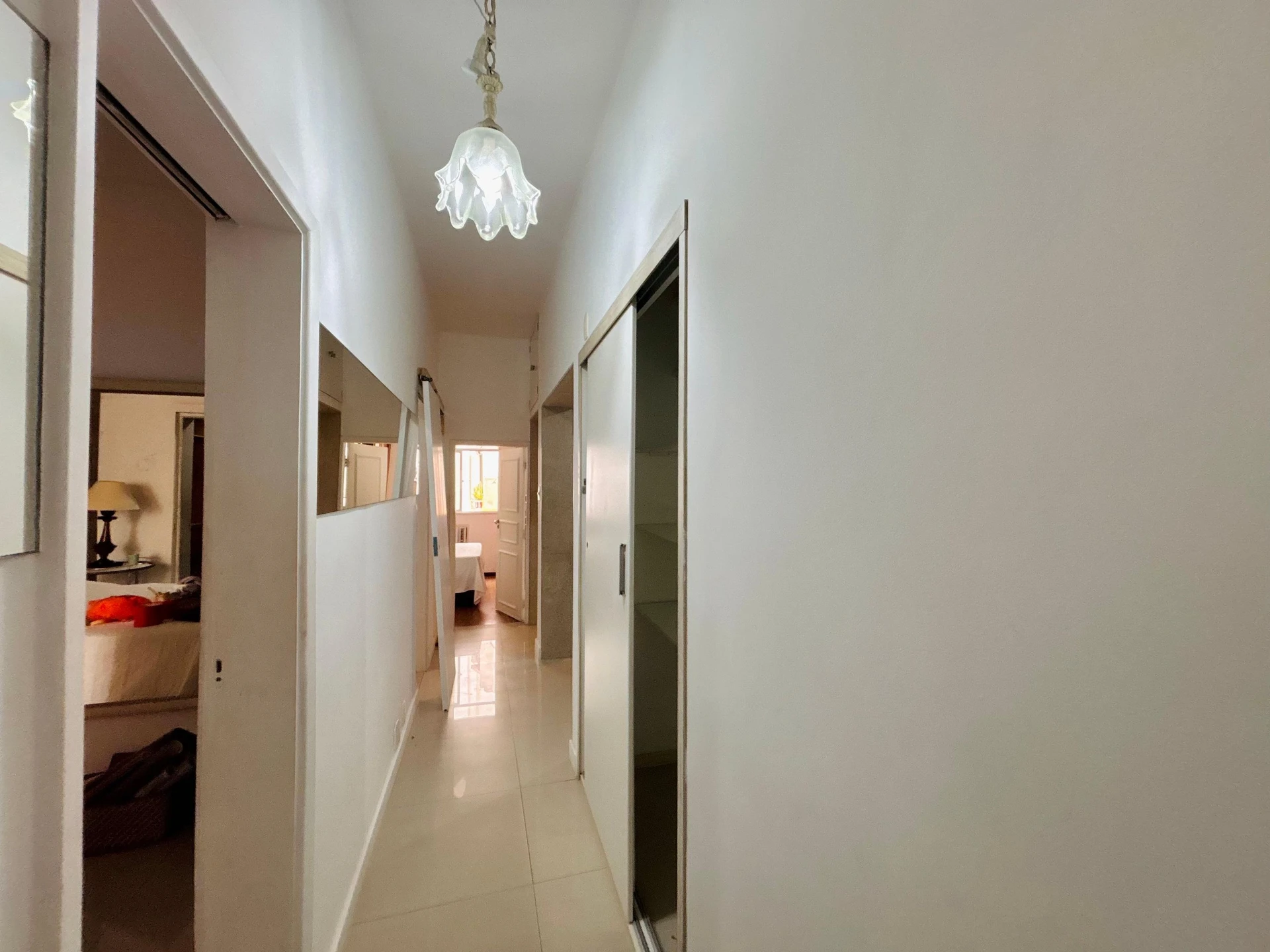 Furnished apartment with 3 bedrooms and 2 bathrooms — photo 32