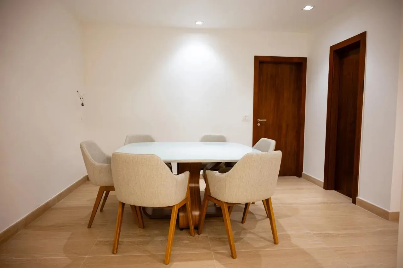 5-bedroom apartment, 1 with its own bathroom, 218 m² — photo 23