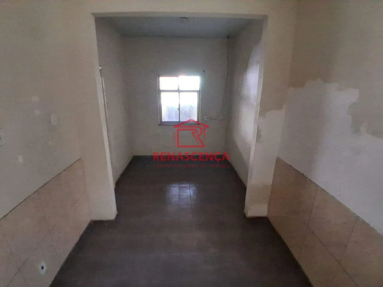 House with 5 bedrooms and 3 bathrooms, with a balcony