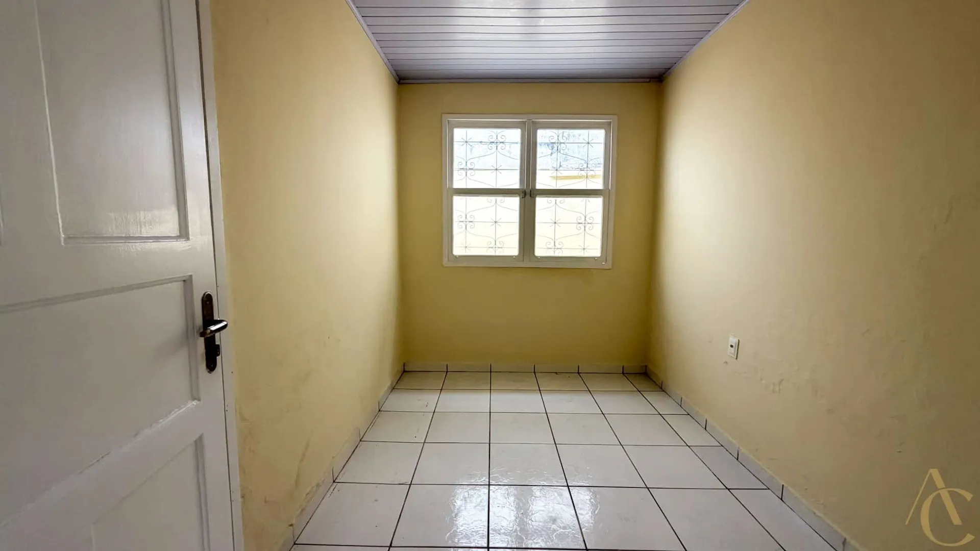 Casa residencial com 4 quartos e 1 banheiro, 263 m² — photo 30