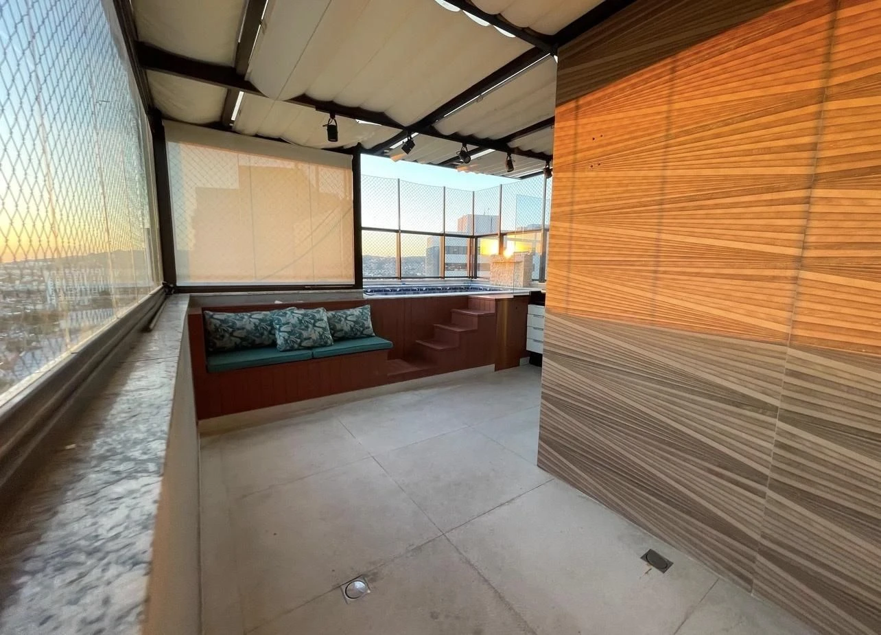 Floor-to-ceiling windows in a 3-bedroom apartment, 140 m² — photo 6