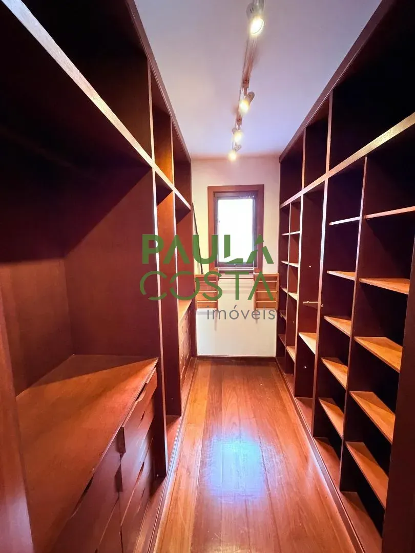 Casa sem mobília com 5 quartos, 5 banheiros e 638 m² — photo 28