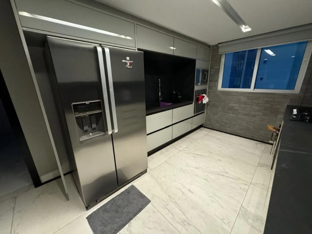 Floor-to-ceiling windows in a 3-bedroom apartment, 260 m² — photo 9