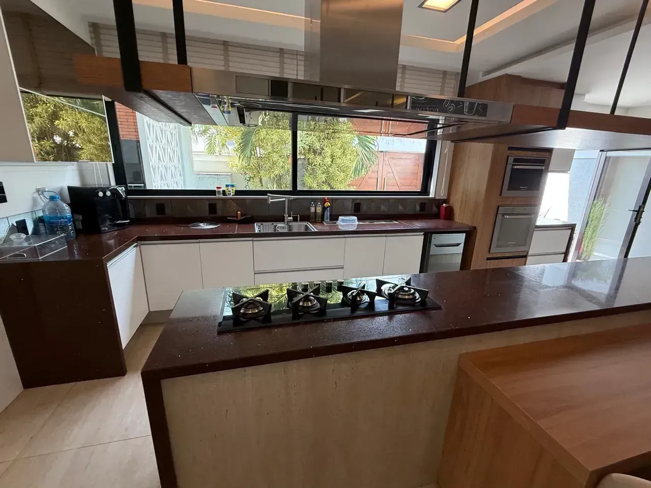 Furnished house with open-plan kitchen, 380 m² — photo 18