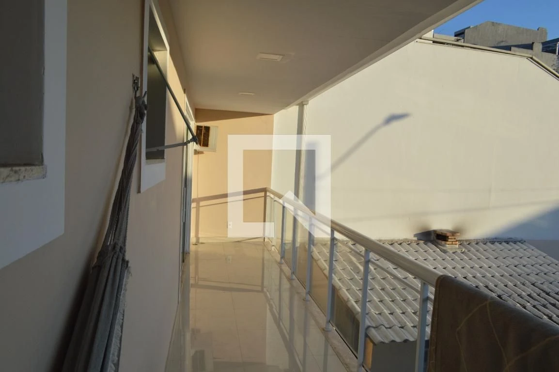 Casa de 5 quartos com 3 suítes e varanda fechada — photo 3