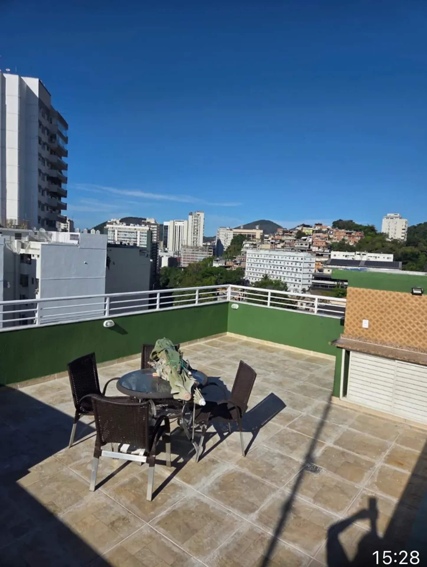 Unfurnished 3-bedroom apartment with terrace views — photo 3
