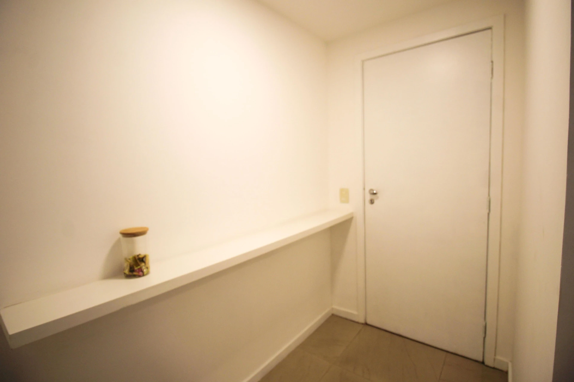 Apartamento mobiliado com 2 quartos e varanda envidraçada — photo 38
